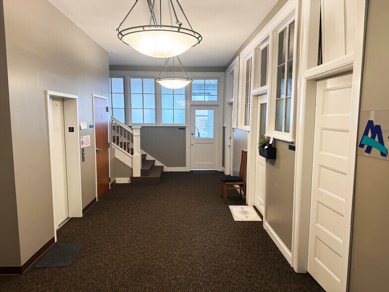 More Photos Of 301 W Van Buren St, Columbia City Storefront Retail Office For Sale