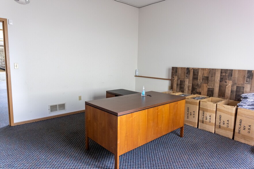 More Photos Of 493 Bev Rd, Youngstown Warehouse For Sale