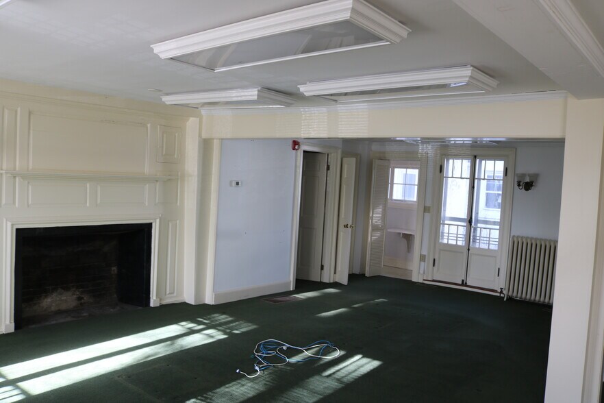 More Photos Of 82 West St, Litchfield Loft Creative Space For Lease