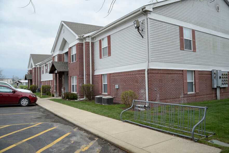 More Photos Of 1031 Ivey Ln, Lebanon Apartments For Sale