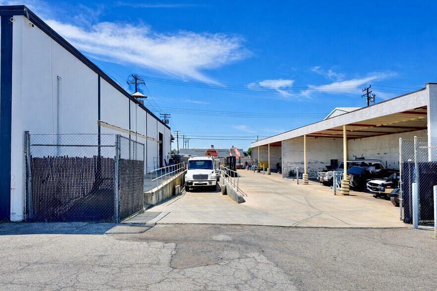 More Photos Of 1005 E Orangethorpe Ave, Anaheim Warehouse For Sale