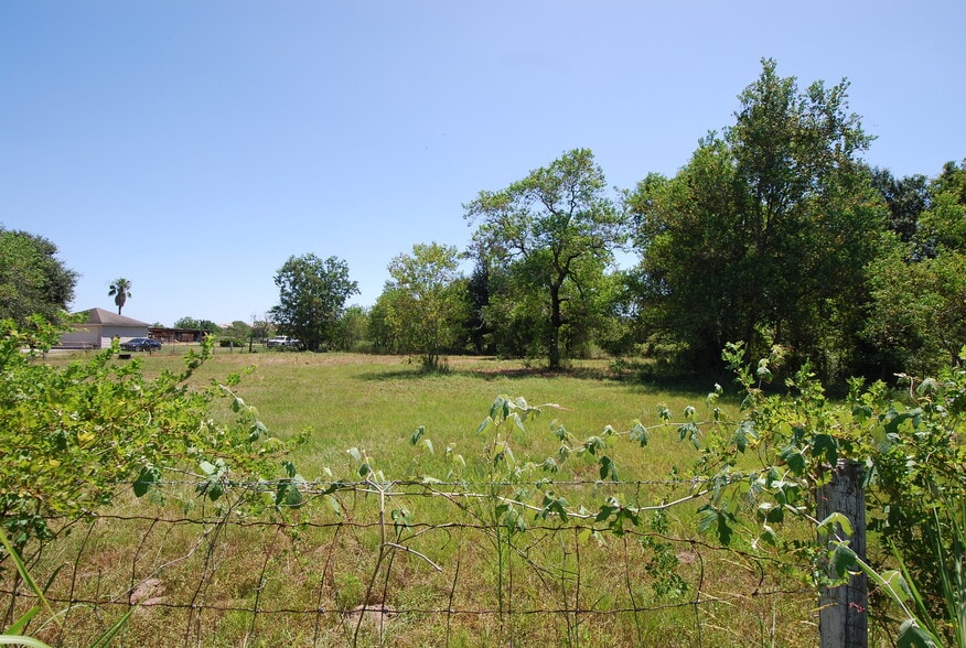 More Photos Of 0 Fulshear Katy rd, Fulshear Land For Sale