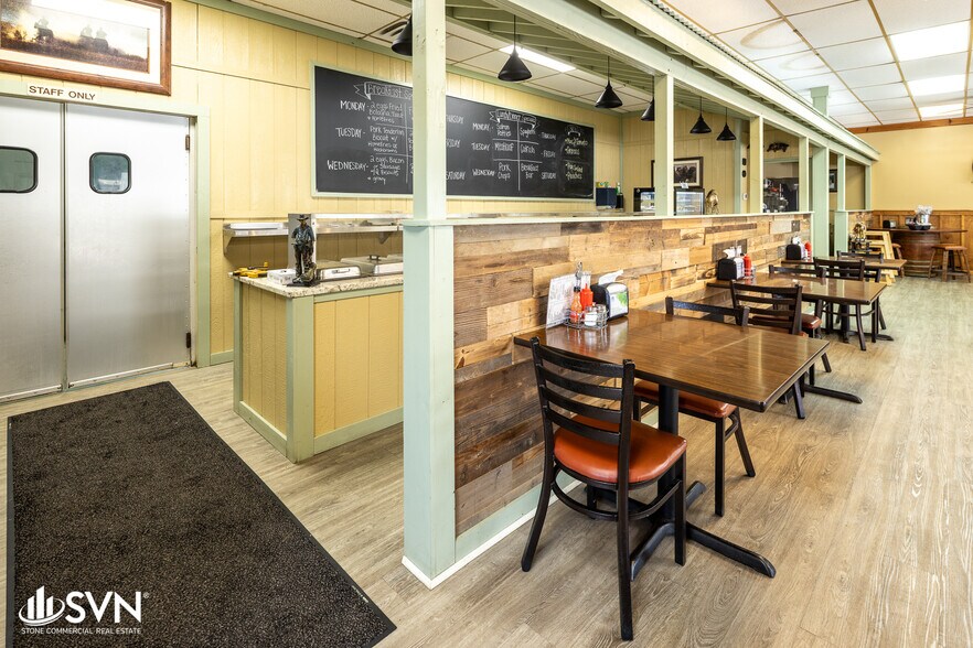 More Photos Of 409 N Main St, Nicholasville Restaurant For Sale