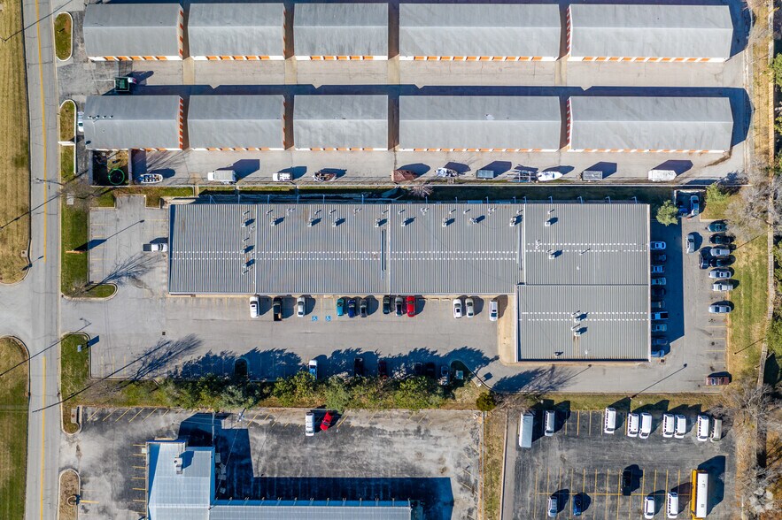 More Photos Of 12674-12710 Shawnee Mission Pky, Shawnee Unknown For Lease