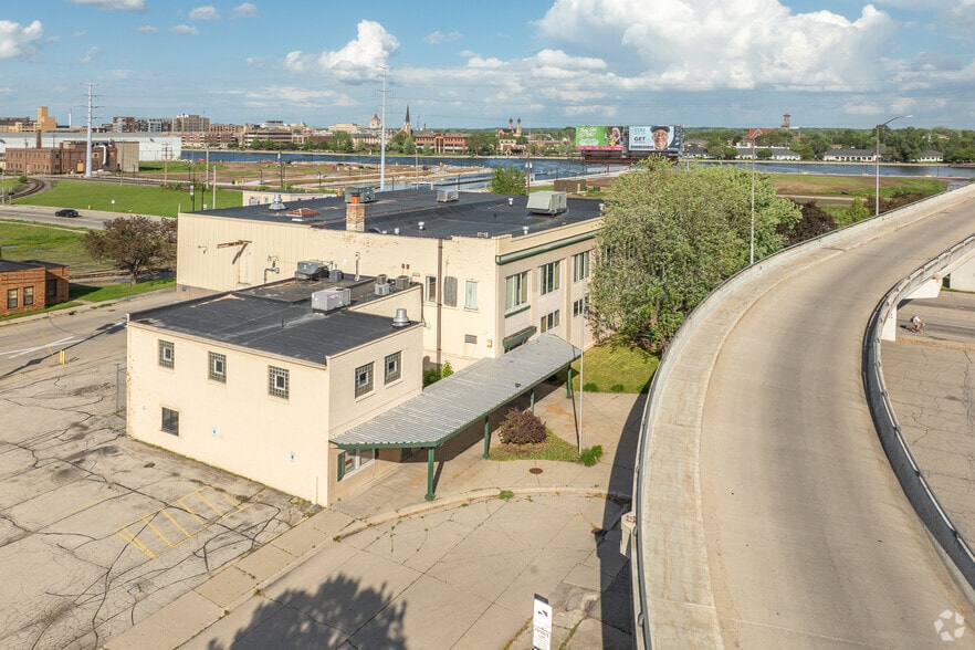Primary Photo Of 610 S Broadway St, Green Bay Loft Creative Space For Lease