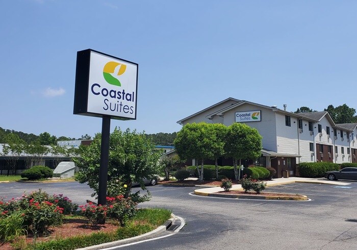 Primary Photo Of 3604 Market St, Wilmington Hotel For Sale