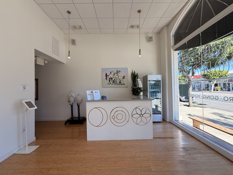 More Photos Of 145 N La Brea Ave, Los Angeles Storefront Retail Office For Lease