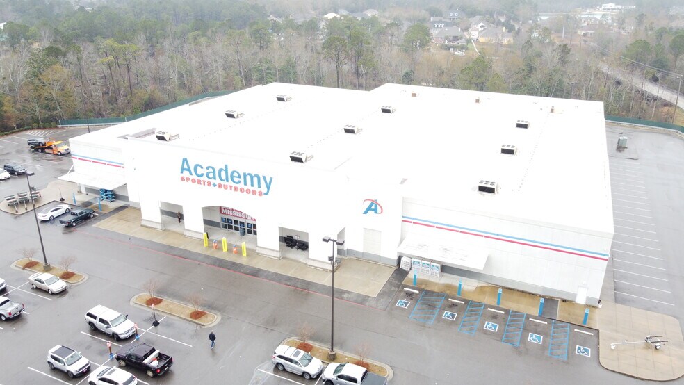 More Photos Of 12075 Lamey Bridge Rd, Diberville Freestanding For Sale