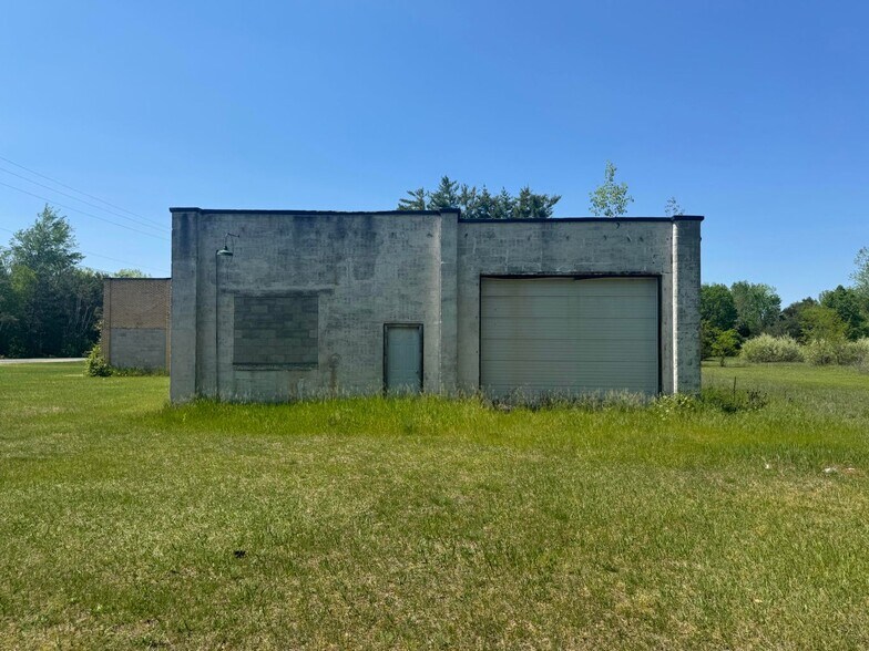 More Photos Of 5860 W Saginaw Rd, Coleman General Retail For Sale