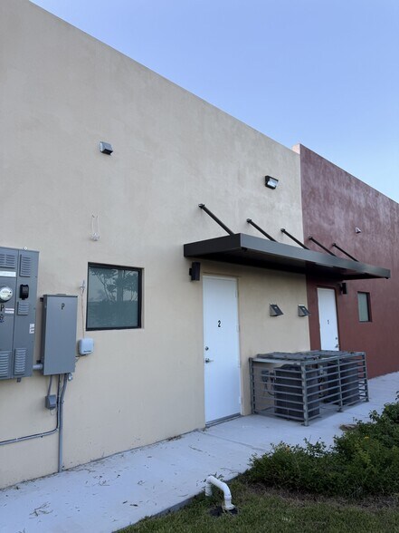 More Photos Of 217 NE 2nd Rd, Homestead Restaurant For Lease