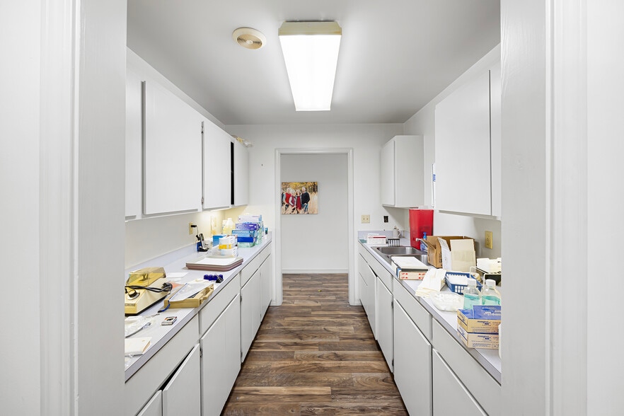 More Photos Of 1501 W C St, Russellville Healthcare For Sale