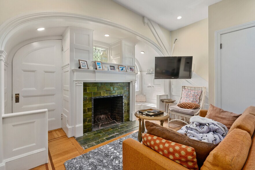 More Photos Of 14 Chiswick Rd, Brighton Apartments For Sale