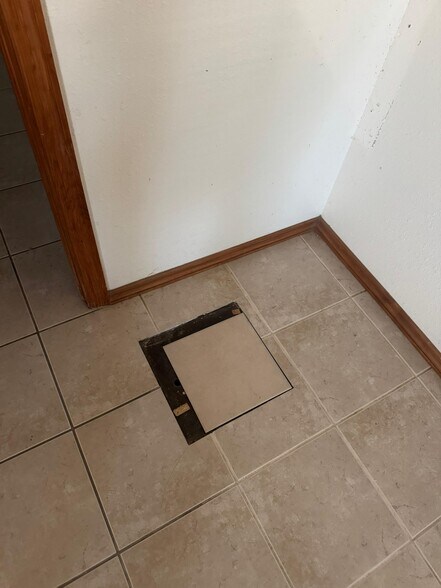 More Photos Of 4006 W Crest Ave, Tampa Industrial For Lease