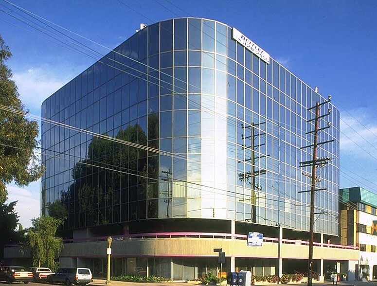 Primary Photo Of 500 S Sepulveda Blvd, Los Angeles Coworking Space