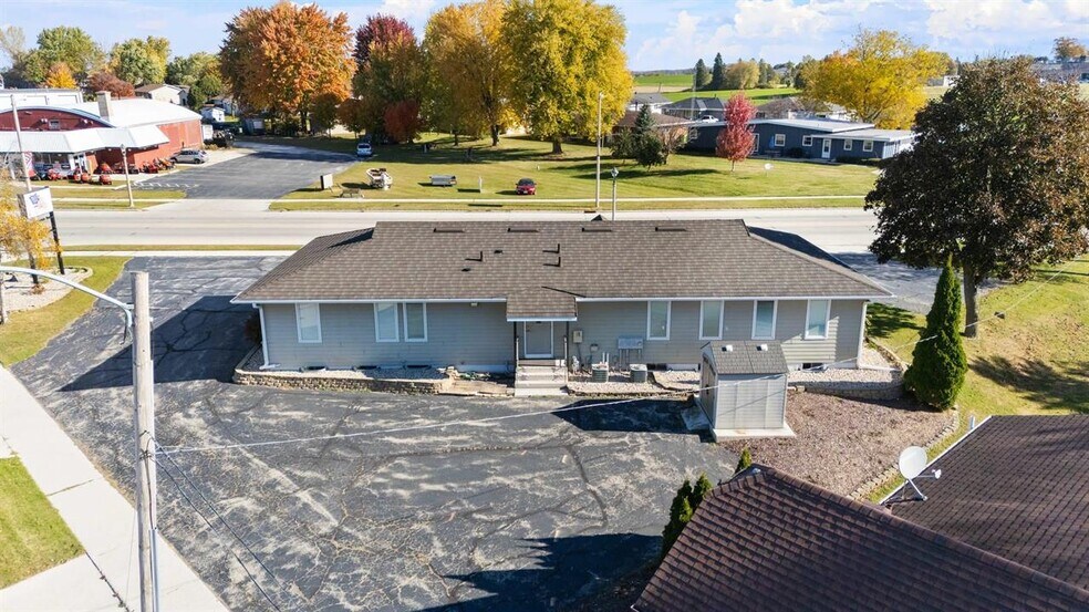 More Photos Of 2131 Calumet Dr, New Holstein Medical For Lease