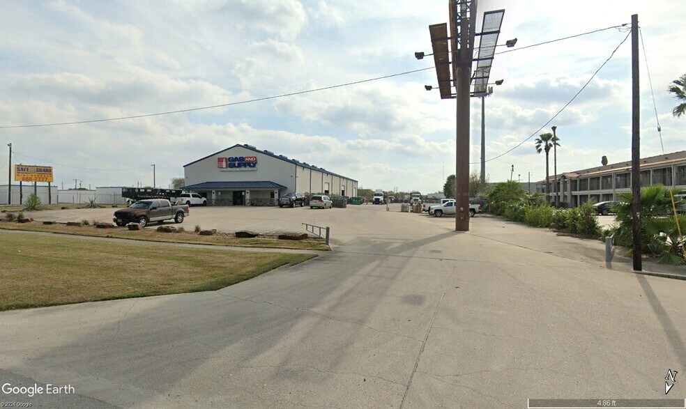 More Photos Of 5125 I-37 Fwy, Corpus Christi Warehouse For Lease