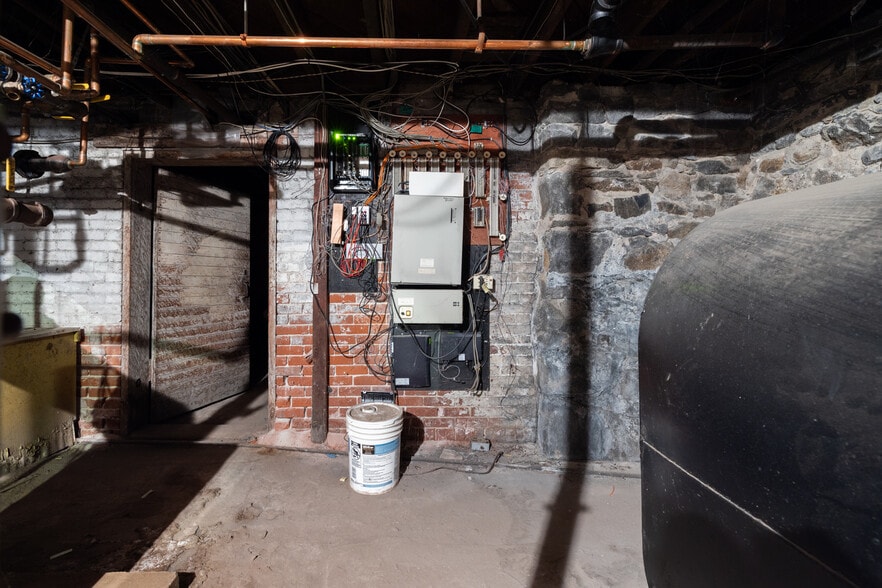 More Photos Of 59 Central Ave, Waterbury Office For Sale