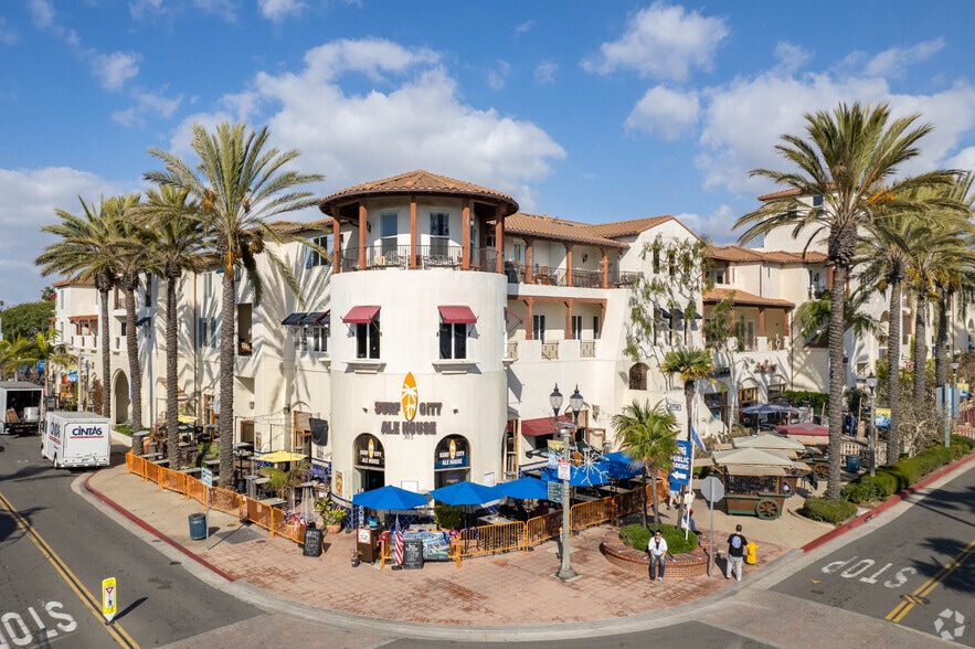 More Photos Of 301 N Main St, Huntington Beach General Retail For Lease