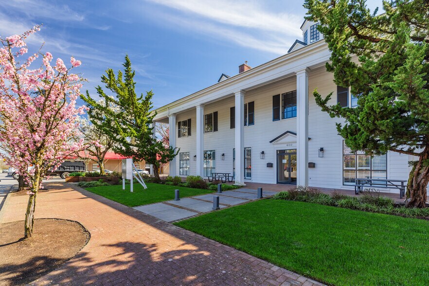 More Photos Of 600 A Ave, Lake Oswego Office For Lease