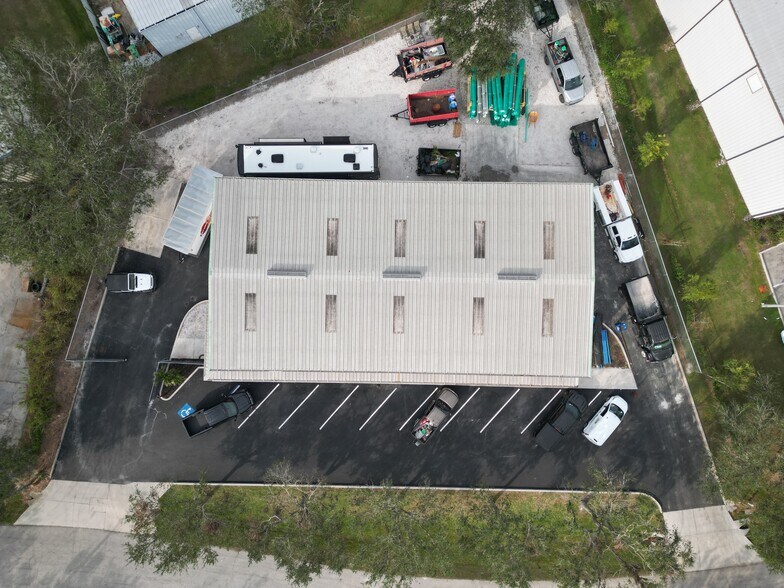 More Photos Of 6247-6251 Colan Pl, Sarasota Warehouse For Lease