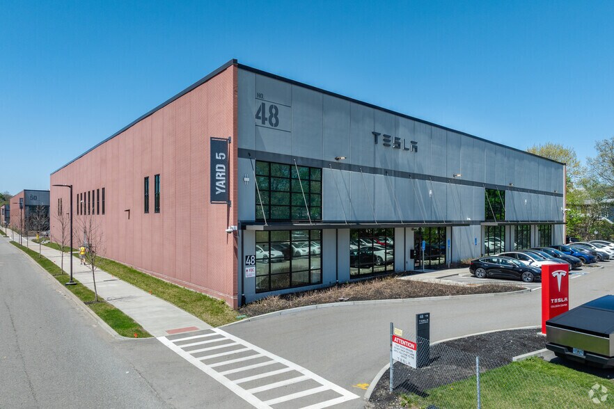 More Photos Of 52 Industrial Dr, Hyde Park Unknown For Lease