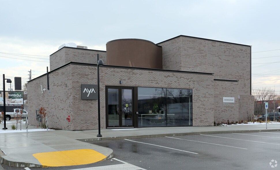 More Photos Of 1290 Castlefield Ave, Toronto Freestanding For Lease