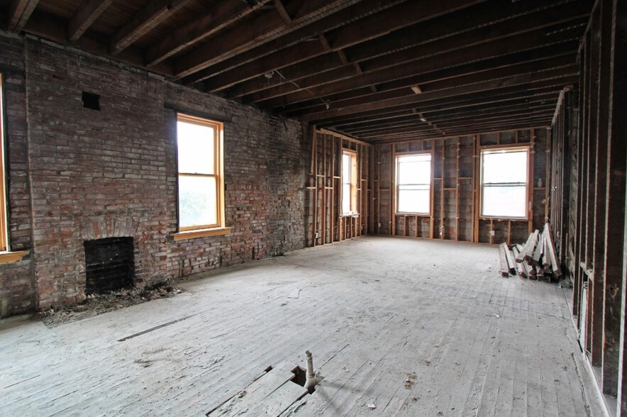 More Photos Of 3133 Cherokee St, Saint Louis Storefront Retail Office For Sale