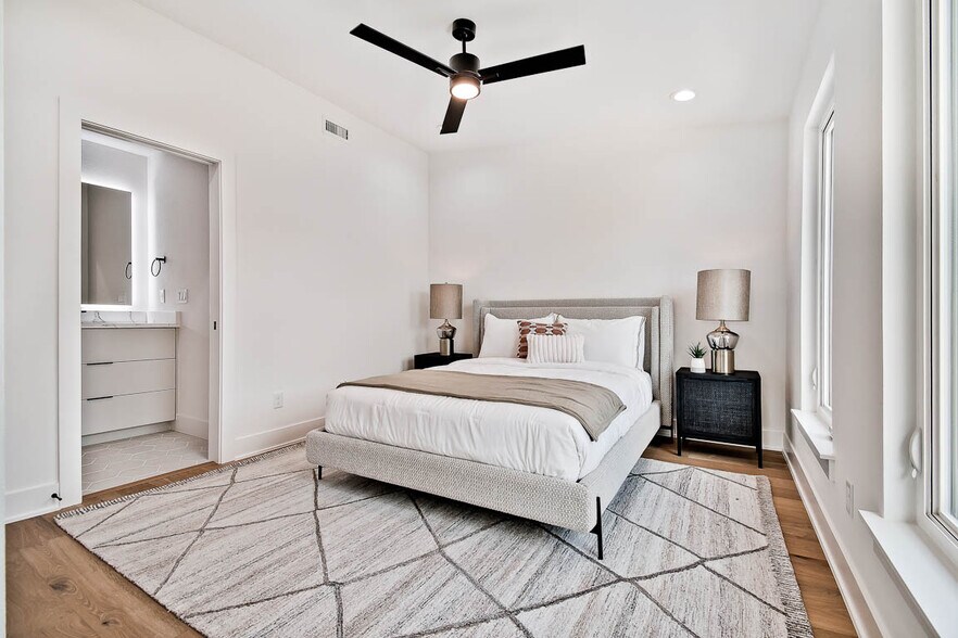 More Photos Of 204 9th St, Bentonville Apartments For Sale