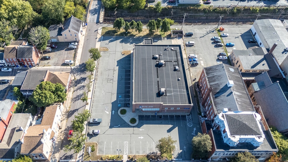 More Photos Of 340 E High St, Pottstown Drugstore For Lease