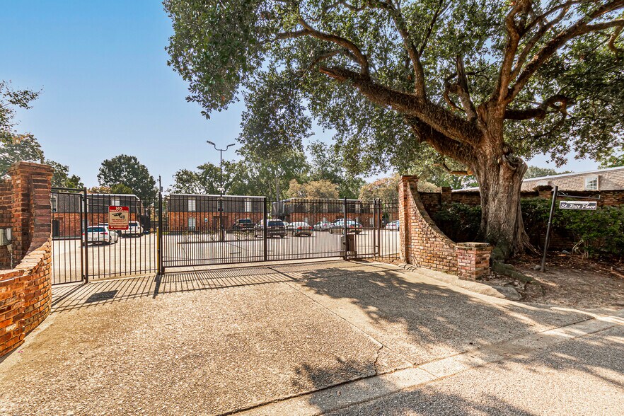 More Photos Of 901 Saint Rose Ave, Baton Rouge Apartments For Sale