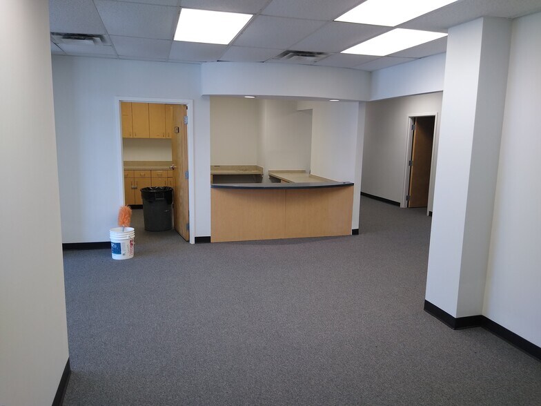 More Photos Of 5301 E Princess Anne Rd, Norfolk Flex For Lease