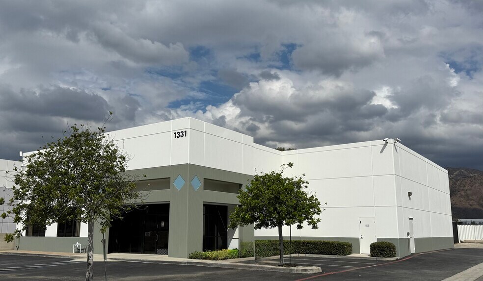 Primary Photo Of 1331 Foothill Blvd, Azusa Warehouse For Sale