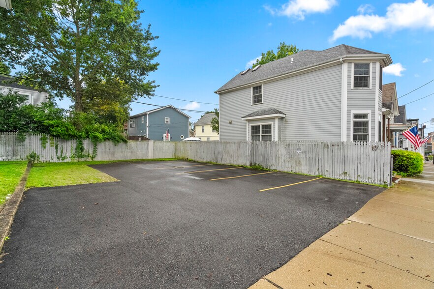 More Photos Of 13 Dean Ave, Newport Apartments For Sale