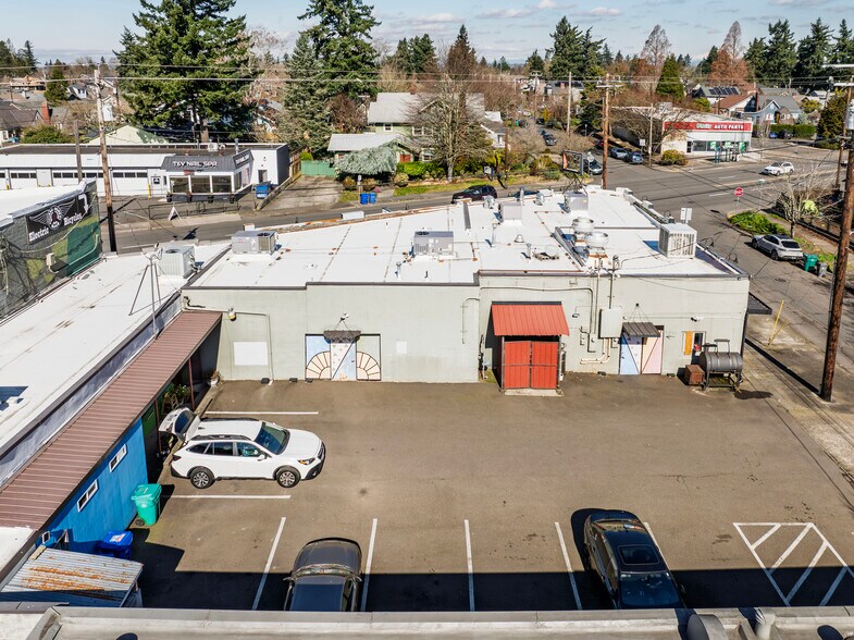 More Photos Of 5824-5846 NE Sandy Blvd, Portland Restaurant For Sale