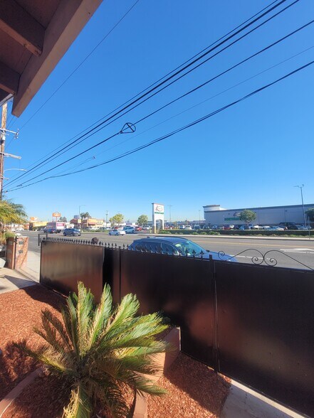 More Photos Of 14425 Prairie Ave, Lawndale Office Residential For Sale
