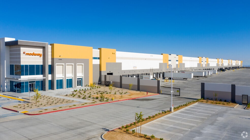 More Photos Of 11895 Cedar St, Hesperia Distribution For Lease