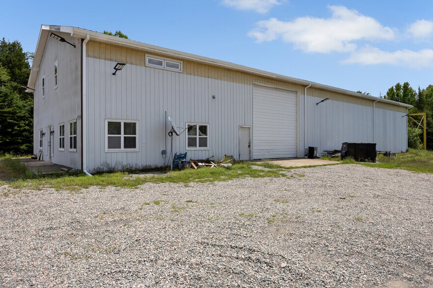 More Photos Of 3548 Cumberland Rd, Cumberland Warehouse For Sale