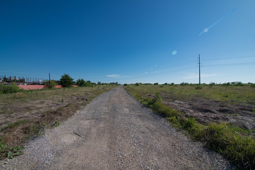 More Photos Of 9605 Fm 812, Austin Warehouse For Lease