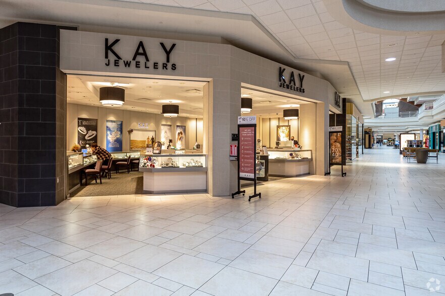 More Photos Of 1801 SW Wanamaker Rd, Topeka Unknown For Lease