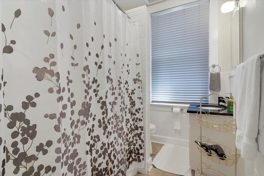 More Photos Of 246 State St, Salem Storefront Retail Residential For Sale