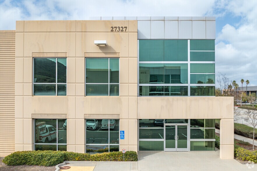 More Photos Of 27321-27327 Via Industria, Temecula Light Distribution For Lease