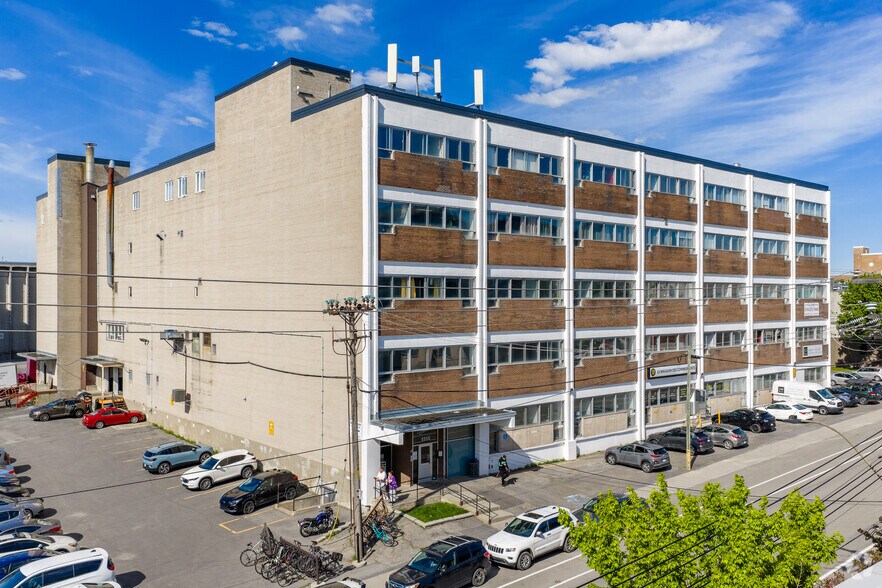 More Photos Of 5550 Rue Fullum, Montréal Loft Creative Space For Lease