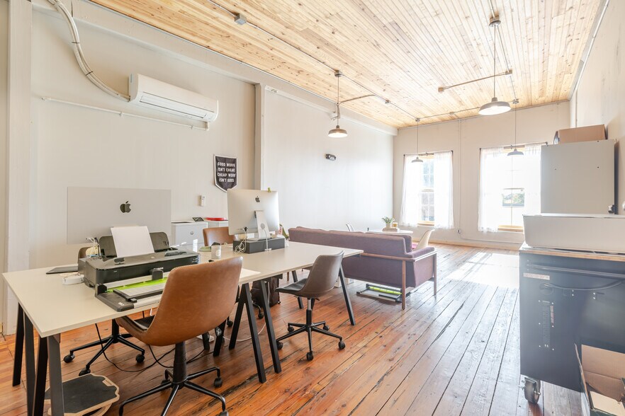 More Photos Of 221 Main St, Fort Mill Office For Lease