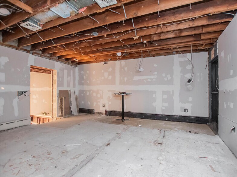 More Photos Of 621 S Broadway, Yonkers Restaurant For Sale