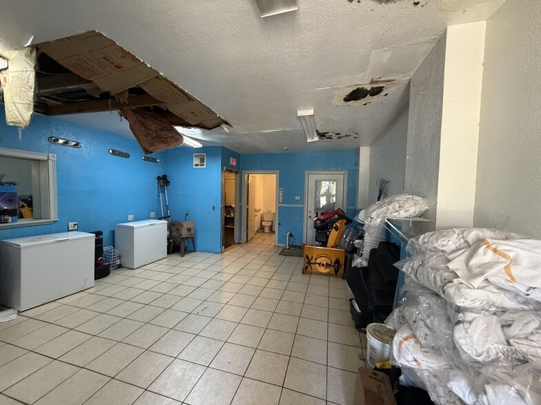 More Photos Of 1040 W North St, Kalamazoo General Retail For Sale