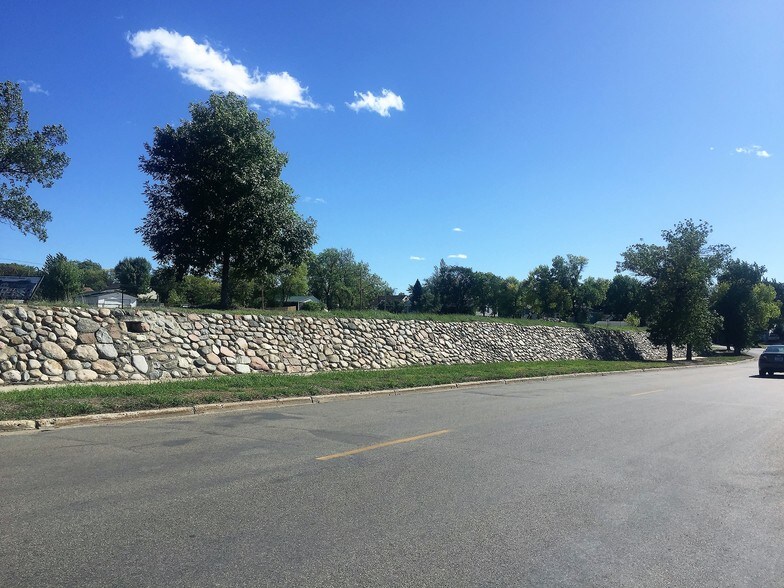 More Photos Of 1001 2nd St SE, Minot Land For Sale