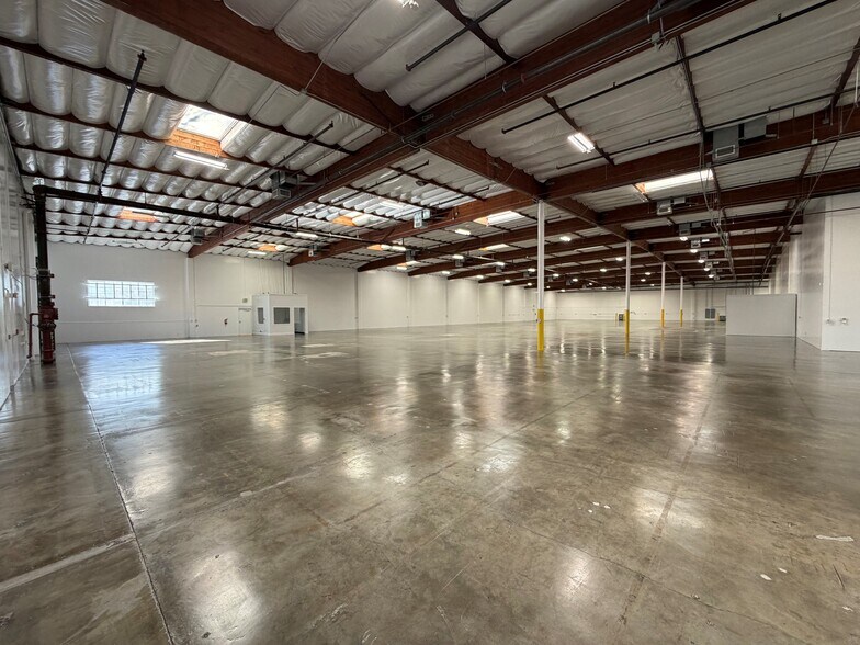 More Photos Of 215 S Douglas St, El Segundo Manufacturing For Lease