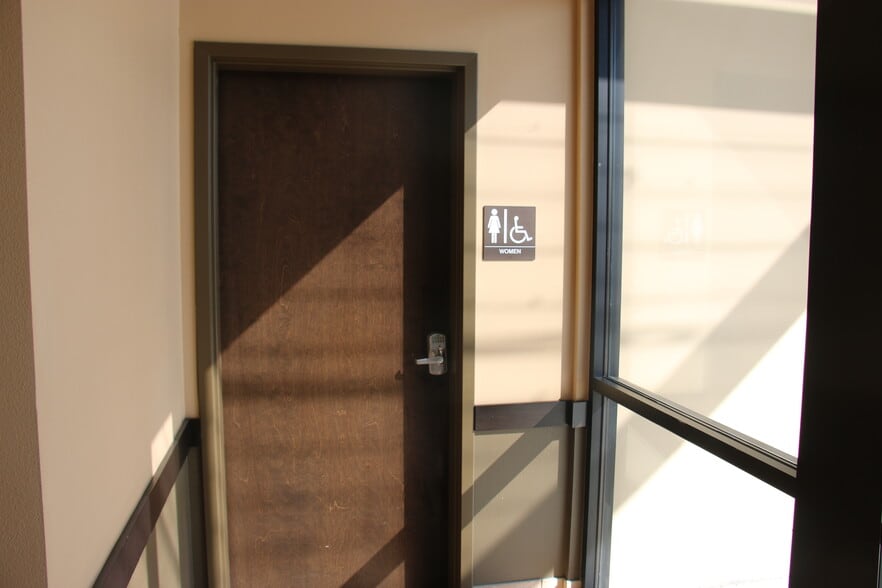More Photos Of 5980 S Durango Dr, Las Vegas Medical For Lease