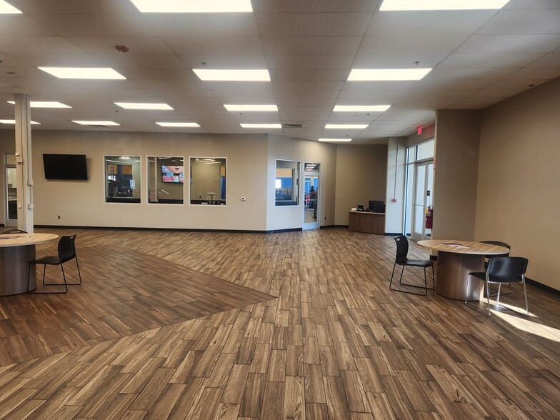 More Photos Of 750 Beaver Valley Mall, Monaca Freestanding For Sale