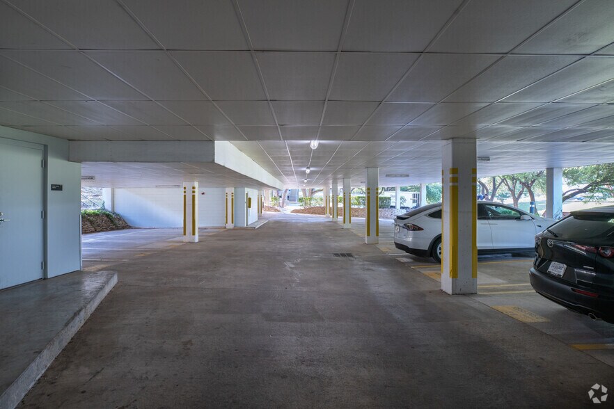 More Photos Of 8834 N Capital of Texas Hwy, Austin Office For Lease